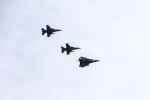 NATO naikintuvai praėjusią savaitę lydėjo vieną Rusijos orlaivį