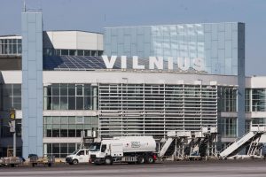 Vilniaus oro uoste baigta rekonstruoti centrinė aikštė