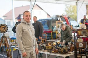 Talentingas Kauno rajono gyventojas sendaikčius paverčia unikaliais šviestuvais