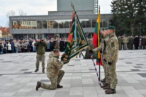 Karaliaus Mindaugo husarų batalione prisiekė 300 šauktinių