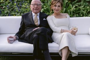 93-ejų žiniasklaidos magnatas R. Murdochas vedė penktą kartą