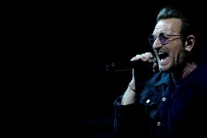 Bono atgavo balsą: grupė U2 tęsia savo pasirodymus