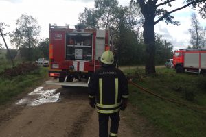 Gesinant gaisrus aktyviai talkina ir savanoriai ugniagesiai: jų pagalba – ypač vertinga