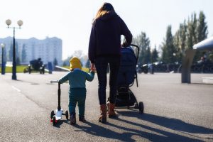 Balandį mirė dešimtadaliu daugiau žmonių nei pernai, mažėjo gimstamumas