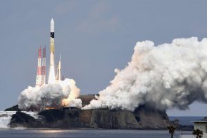 Japonija paleido šešerių metų misiją vykdysiantį asteroidų tyrimo zondą