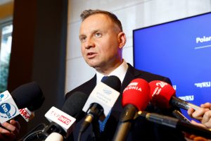 Lenkijos parlamentas pritarė prieštaringai vertinamam įstatymui dėl Rusijos įtakos