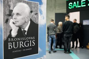 B. Burgis: aukščiau – tik dangus