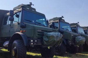 Lietuva papildomai perka pusšimtį „Mercedes-Benz Unimog U5000“ sunkvežimių