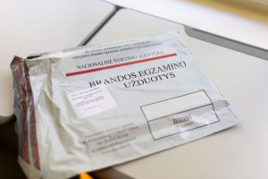 Ministerija: kitąmet stojant į universitetus, egzaminų vidurkis turės siekti bent 50 balų