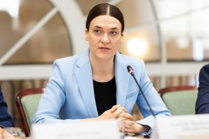 Ministrė mato poreikį diskutuoti apie galimybę atnaujinti partijų susitarimą dėl švietimo