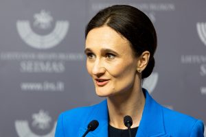 V. Čmilytė-Nielsen nemato galimybių sparčiau didinti mokytojų atlyginimų