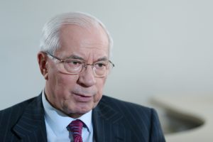 Ukraina pateikė kaltinimus buvusiam prorusiškam premjerui M. Azarovui
