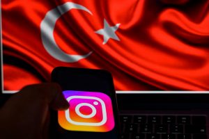 Turkija jau trečią dieną blokuoja prieigą prie „Instagram“