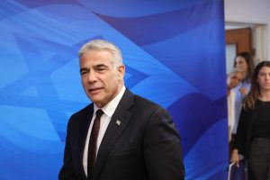 Izraelio opozicijos lyderis Y. Lapidas kaltina vyriausybę neatleistina nesėkme