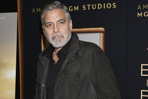 Aktorius, demokratų rėmėjas G. Clooney paragino J. Bideną pasitraukti iš rinkimų