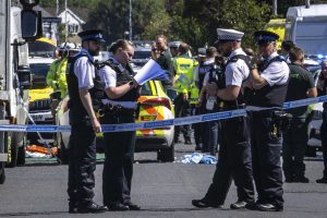 JK per įtariamą išpuolį peiliu sužeisti mažiausiai 8 žmonės, tarp jų gali būti vaikų