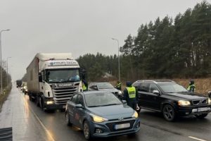 Savaitės lakstūnas automobiliu „Porsche“ skriejo 207 km/val. greičiu