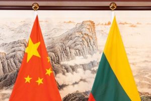 Po ES kreipimosi PPO stabdo bylos procesą dėl Kinijos taikytų prekybos ribojimų Lietuvai