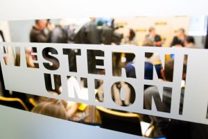 „Western Union“: grėsmė įmonės darbuotojams buvo neutralizuota