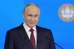 V. Putinas: Rusija negalvoja apie branduolinį smūgį