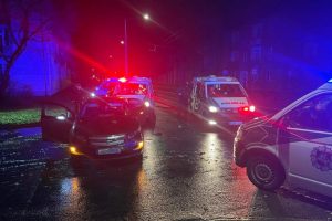 Kauno policijos pareigūnai sulaikė apgirtusį vogto automobilio vairuotoją
