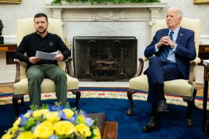 JAV didinant karinę pagalbą Ukrainai, V. Zelenskis susitiko su J. Bidenu 