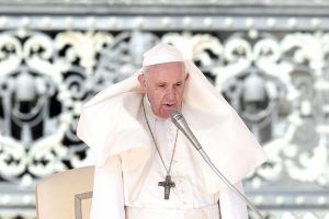 Vatikanas: Pranciškus pavedė kardinolui misiją keliams į taiką Ukrainoje nutiesti