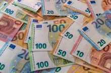 Užsidirbti senjorei pasiūlę sukčiai iš jos išviliojo daugiau nei 11 tūkst. eurų