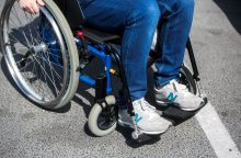 Seimas svarstys, ar leisti savivaldybėms finansuoti socialinę globą asmenims su sunkia negalia