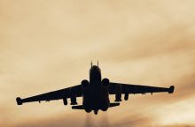 Ukrainos pajėgos skelbia numušusios Rusijos šturmo lėktuvą Su-25