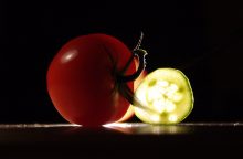 Agurkų ir pomidorų priežiūra: ką turi žinoti kiekvienas sodininkas?