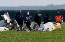 Prie Paryžiaus nukrito lėktuvas, žuvo trys žmonės 