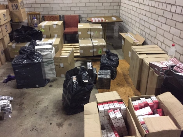 Vilniuje sulaikytas didelis cigarečių ir nelegalaus alkoholio krovinys