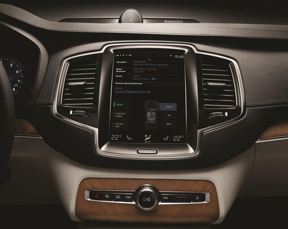 „Volvo XC90“ pakeis vairavimo įpročius