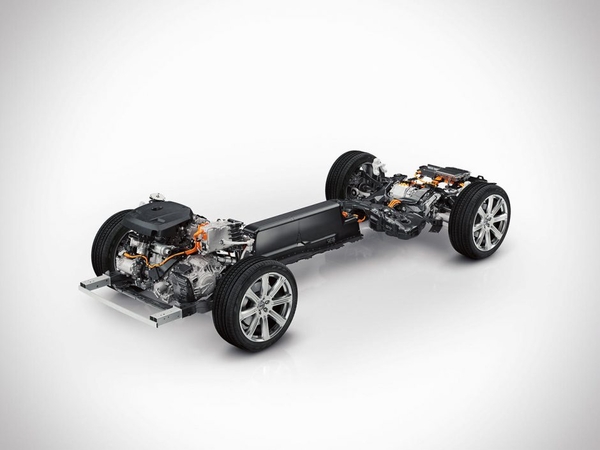 Naujasis „Volvo XC90“ – galingiausias pasaulyje ekologiškas visureigis