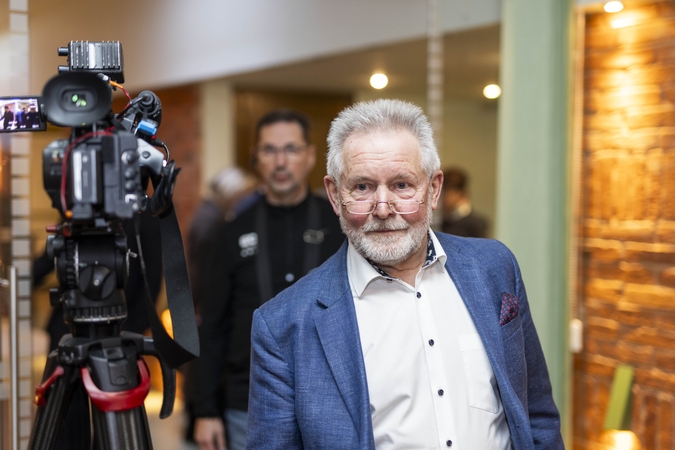 Algirdas Sysas: mėtymusi dėl NT mokesčio „juokinam tautą“