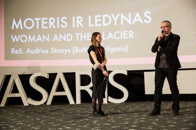Dar viena lietuviška premjera: A. Stonys pristatė „Moterį ir ledyną“