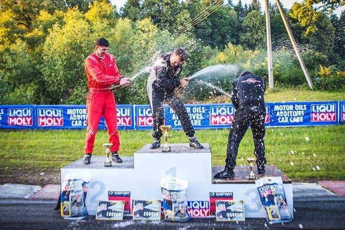 Šonaslydžio čempionato ketvirtajame etape – neregėta „Triple Drift Challenge“ rungtis