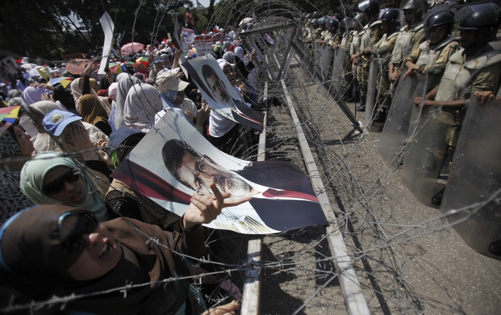 Nuversto Egipto vadovo M. Mursi teismas dėl bėgimo iš kalėjimo prasidės sausio 28-ąją