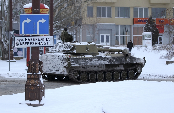 Ukraina: Donecko oro uosto apylinkėse susitarta dėl laikinų paliaubų