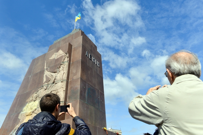 Ukrainos taikos planas dar ne visiškai įgyvendintas, skelbiama ES sankcijų apžvalgoje