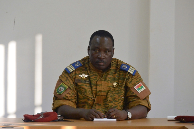 Burkina Faso armija žada laikinąją vienybės vyriausybę