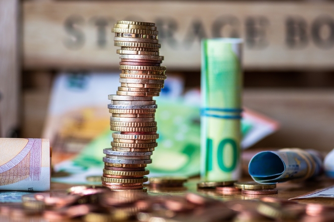 Didėjant ECB normų sumažinimo tikimybei, euro kursas smunka