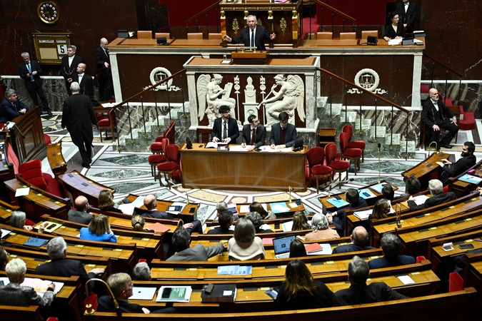Prancūzijos parlamentas pagaliau priėmė 2025-ųjų biudžetą