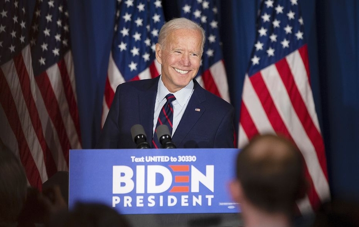 J. Bidenas ragina pasaulio demokratijas vienytis sprendžiant prekybos klausimus