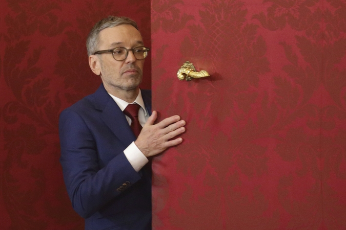 Istorinis žingsnis: Austrijos kraštutiniams dešiniesiems pavesta sudaryti naują vyriausybę