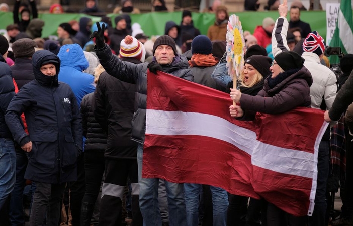 Latvijos specialistai paneigė pranešimus apie neva aptiktą naujos atmainos koronavirusą