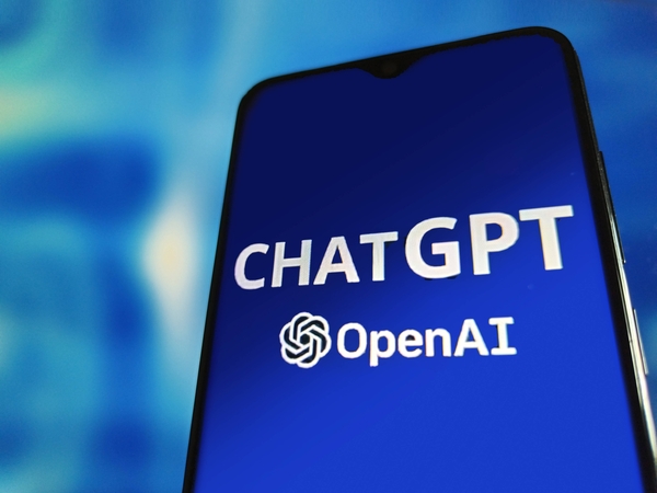 Muskas mėgina perimti „OpenAI“ kontrolę