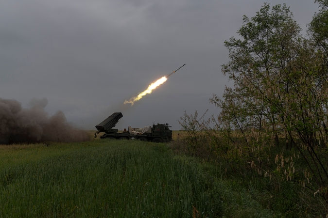 JAV uždegė žalią šviesą: Ukraina gali smogti priešui visoje Rusijos teritorijoje