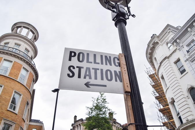 Rinkimų išvakarėse britai nerodo simpatijų valdantiesiems konservatoriams